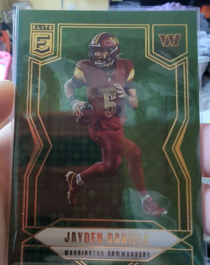2025 Donruss Elite #1 Jayden Daniels — front