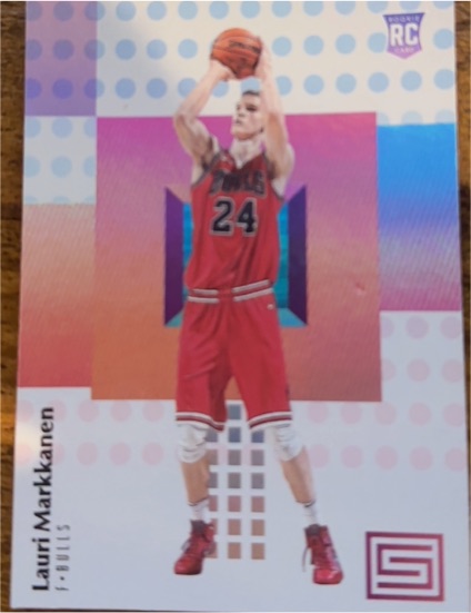 2017-18 Panini Status #120 Lauri Markkanen — front