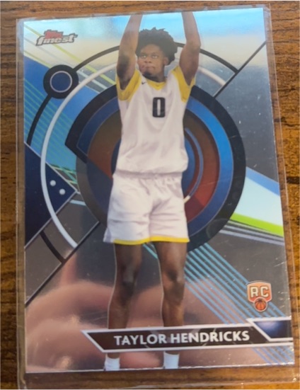 2023-24 Topps Finest #80 Taylor Hendricks — front