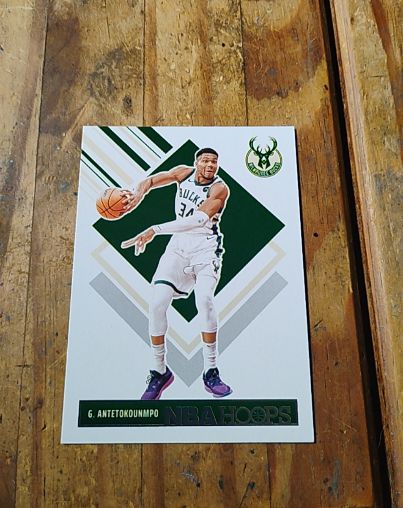 2024-25 Panini NBA Hoops Tribute #285 Giannis Antetokounmpo — front