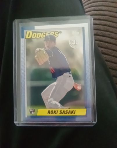 2025 Topps Series 2 #90B2-37 Roki Sasaki — front