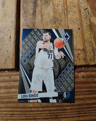 2023-24 Panini Phoenix #157 Luka Dončić — front