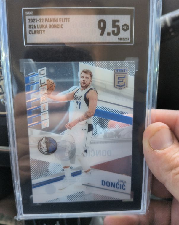 2021-22 Panini Elite #26 Luka Doncic Clarity — front