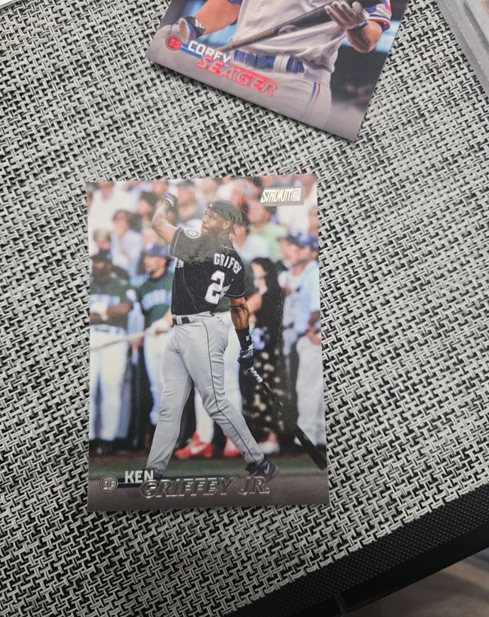 2023 Topps Stadium Club #39 Ken Griffey Jr. — front