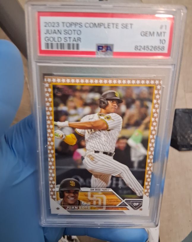 2023 Topps Complete Set #1 Juan Soto Gold Star — front