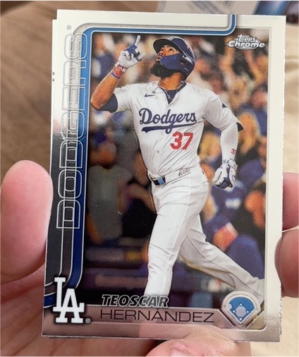 2025 Topps Chrome #128 Teoscar Hernandez — front