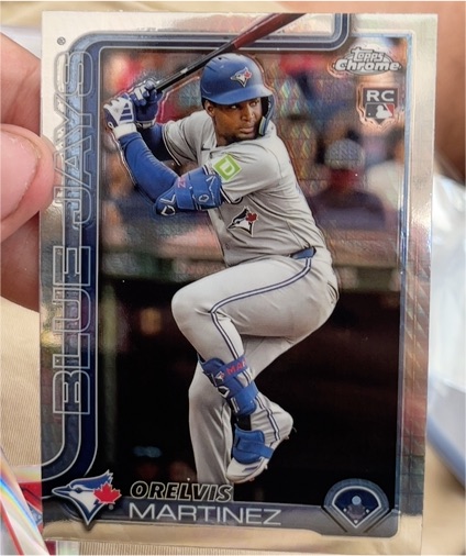 2025 Topps Chrome #105 Orelvis Martinez — front