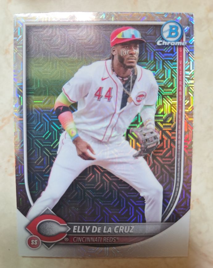 2025 Bowman Chrome #44 Elly De La Cruz Mojo Refractor — front