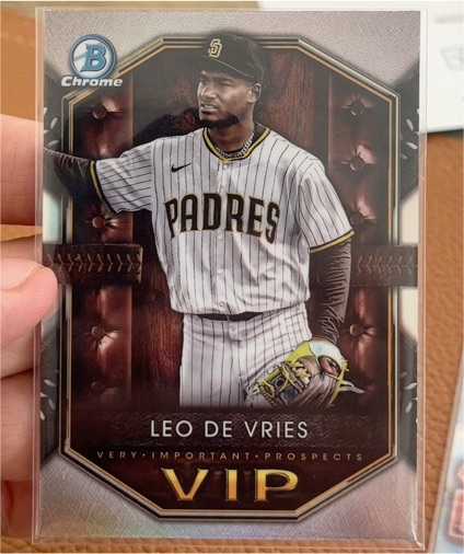 2025 Bowman Chrome #VIP-14 Leo De Vries — front