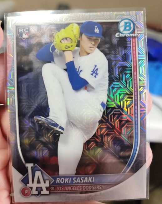 2025 Bowman Chrome #12 Roki Sasaki — front