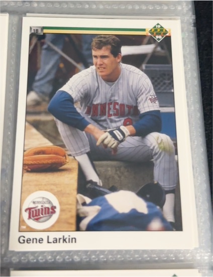 1990 Upper Deck #471 Gene Larkin Minnesota Twins — front