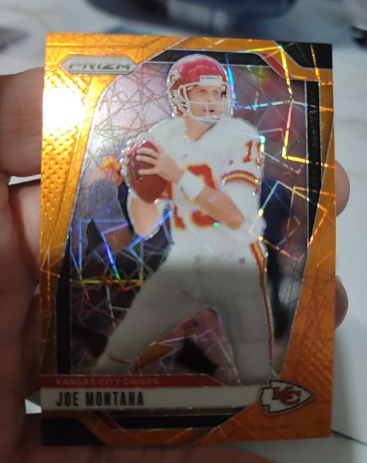 2024 Panini Prizm #147 Joe Montana — front