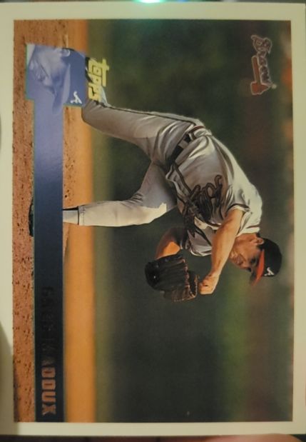 1996 Topps #318 Greg Maddux — front