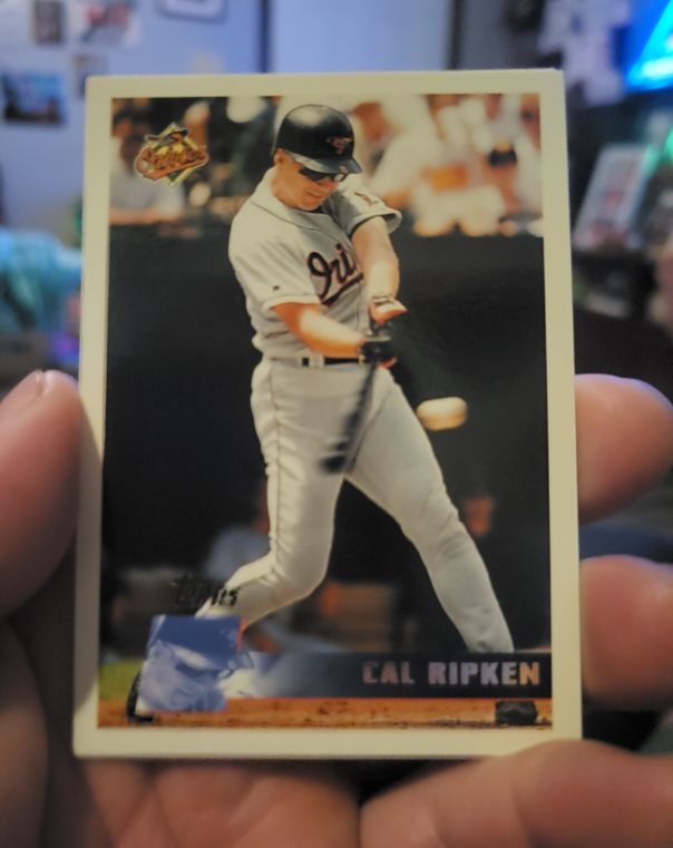1996 Topps #200 Cal Ripken Jr. — front