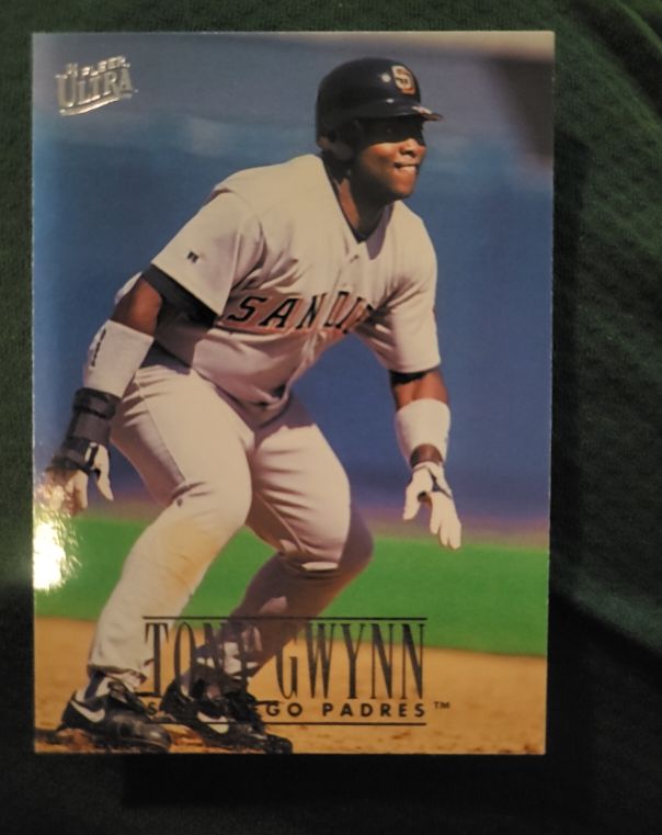 1996 Fleer Ultra #284 Tony Gwynn — front