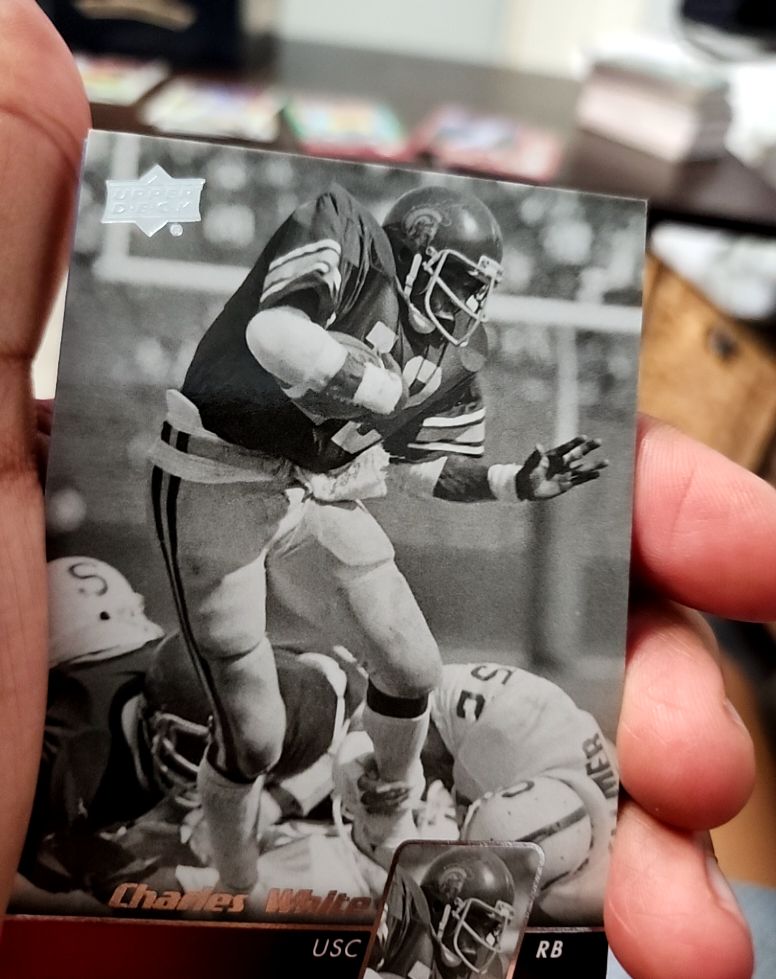 2011 Upper Deck #34 Charles White USC Trojans — front