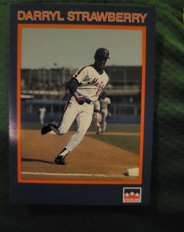 1990 Starline Long John Silver's #37 Darryl Strawberry — front