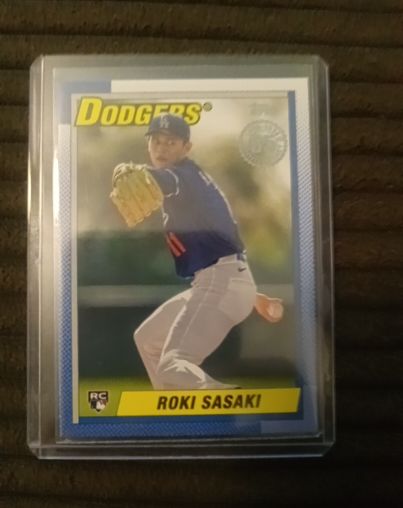 2025 Topps Series 2 1990 Topps #90B2-37 Roki Sasaki — front