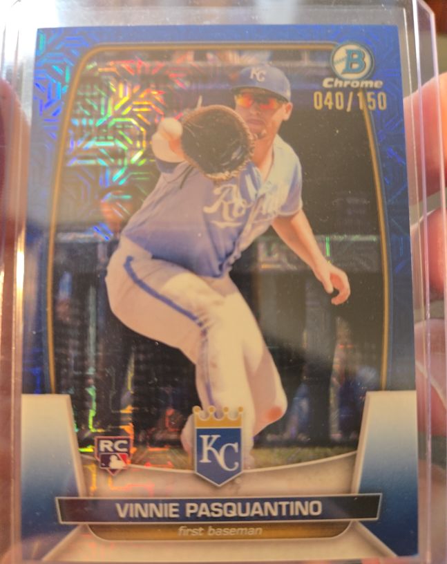 2023 Bowman Chrome #37 Vinnie Pasquantino Mojo Refractor RC Kansas City Royals — front
