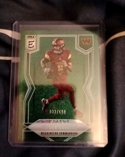 2025 Donruss Elite Jayden Daniels Status #032/499 — front
