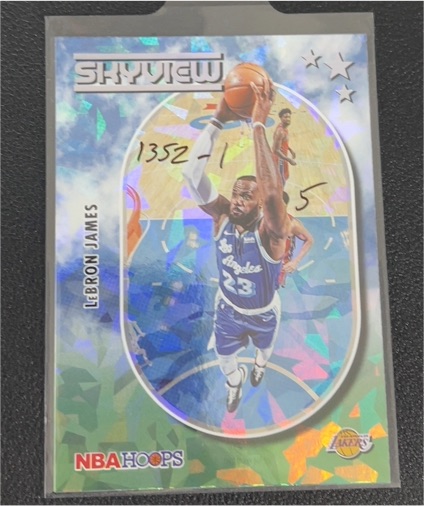 2021-22 Panini NBA Hoops Skyview #3 LeBron James — front