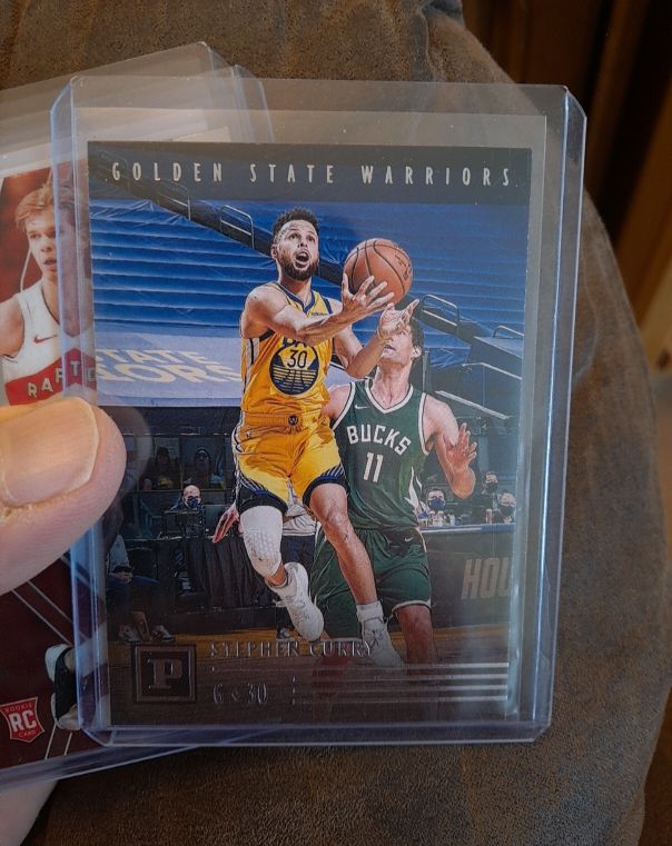 2020-21 Panini Chronicles #106 Stephen Curry — front