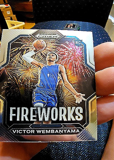 2023-24 Panini Prizm Draft Picks #1 Victor Wembanyama Fireworks Rookie — front