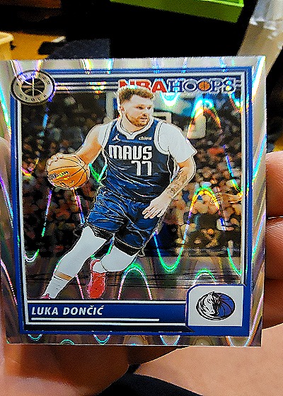 2023-24 Panini NBA Hoops Premium Stock #9 Luka Dončić — front