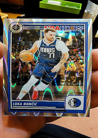 2023-24 Panini NBA Hoops Premium Stock #9 Luka Dončić — front