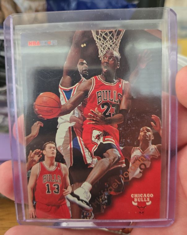 1996-97 NBA Hoops #20 Michael Jordan — front