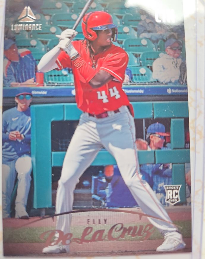 2023 Panini Chronicles Luminance #25 Elly De La Cruz — front