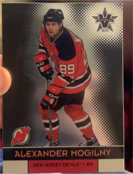 2000 Pacific Vanguard #89 Alexander Mogilny — front