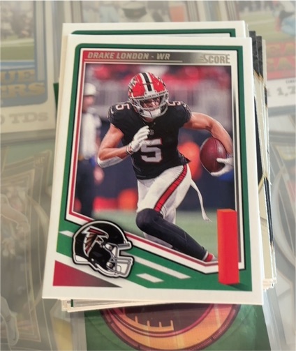 2025 Panini Score #5 Drake London — front