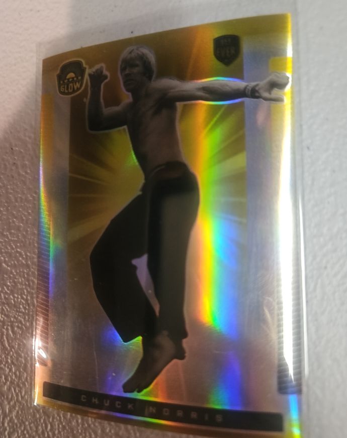 2021 Super Glow Holiday Edition #13 Chuck Norris Gold Glow Refractor — front