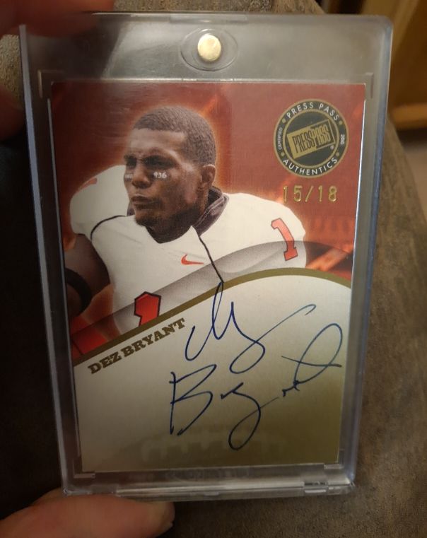2011 Press Pass Autographs #15/18 Dez Bryant — front