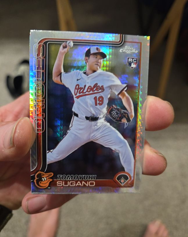 2025 Topps Chrome #166 Tomoyuki Sugano — front