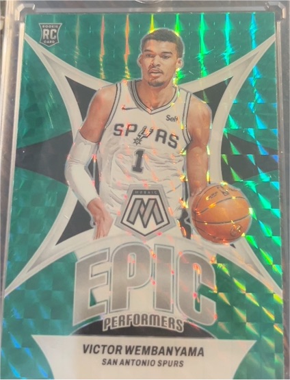 2023-24 Panini Mosaic #12 Victor Wembanyama Epic Performers Green Prizm Rookie — front