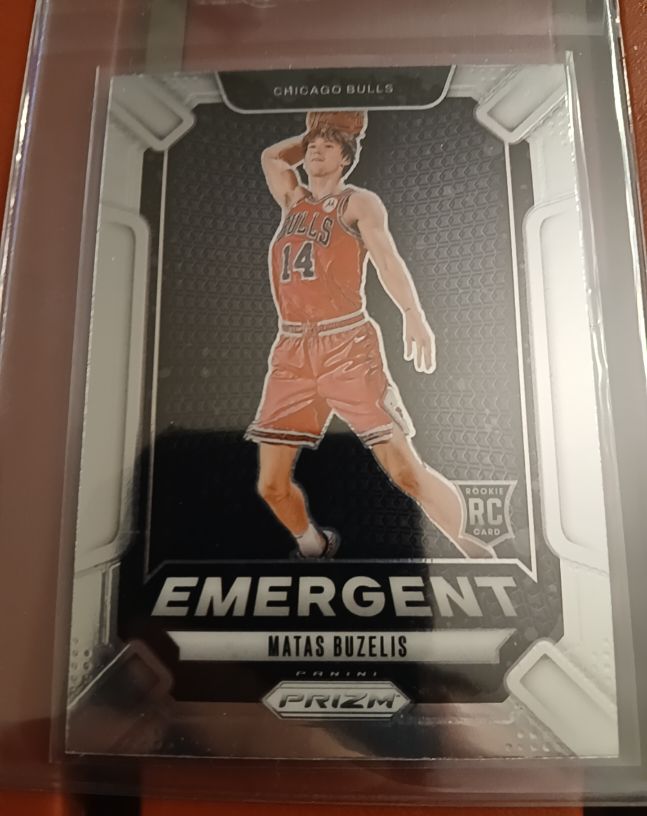 2024-25 Panini Prizm #7 Matas Buzelis Emergent — front