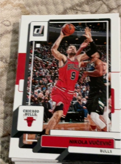 2022-23 Donruss #32 Nikola Vučević — front