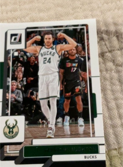 2022-23 Donruss #58 Pat Connaughton Milwaukee Bucks — front