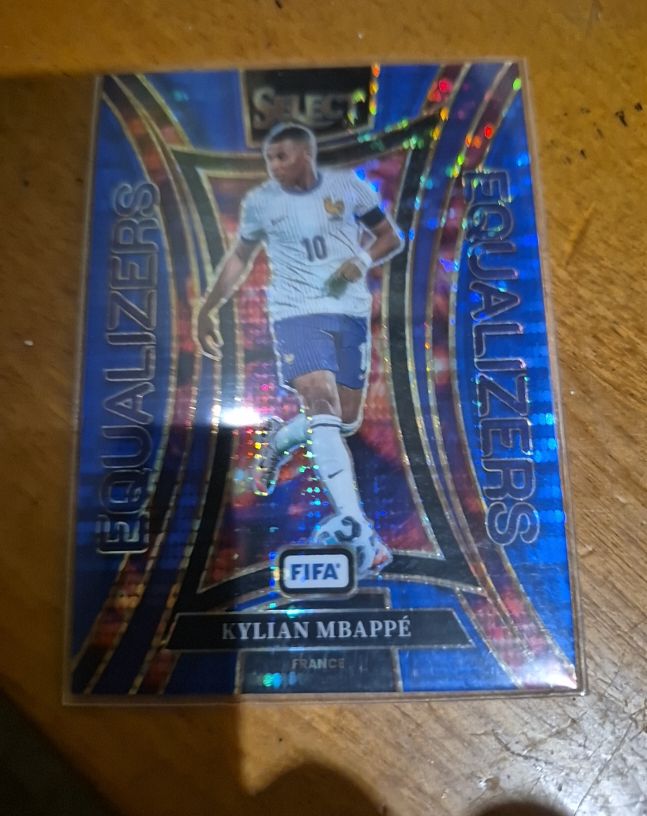 2024-25 Panini Select FIFA Equalizers Silver Prizm #4 Kylian Mbappé — front
