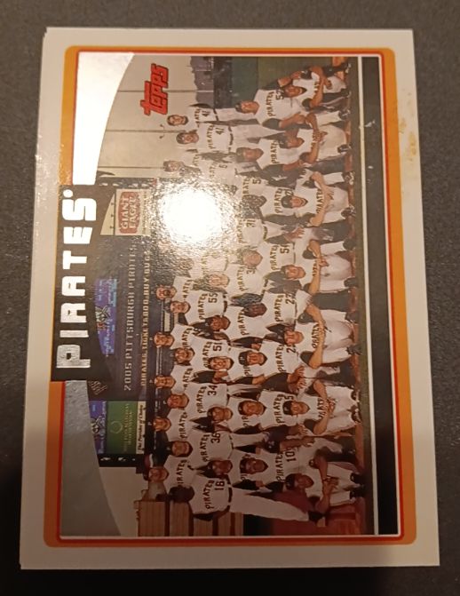 2006 Topps #609 Pittsburgh Pirates — front