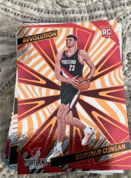 2024-25 Panini Revolution #108 Donovan Clingan — front