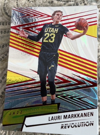 2024-25 Panini Revolution #66 Lauri Markkanen — front