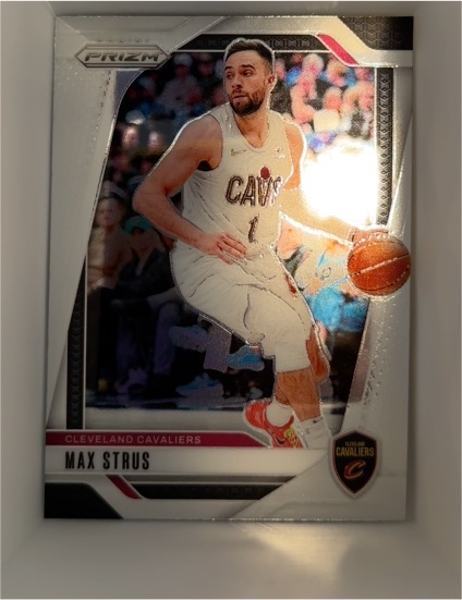 2024-25 Panini Prizm #27 Max Strus — front