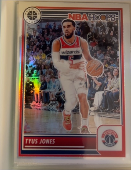2023-24 Panini NBA Hoops Premium Stock #228 Tyus Jones — front