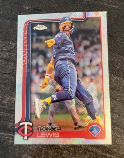 2025 Topps Chrome #254 Royce Lewis — front