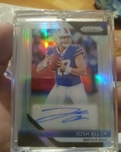2018 Panini Prizm Rookie Autographs #RA-JA Josh Allen — front