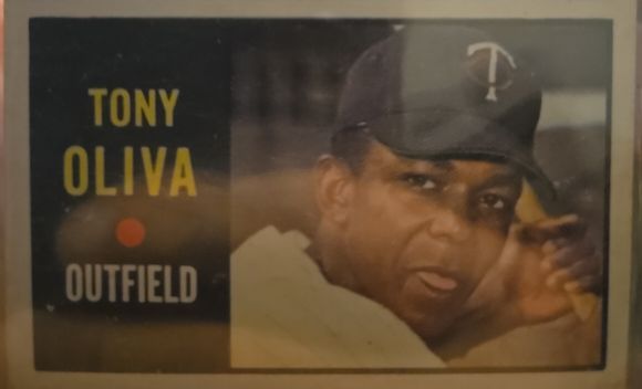 1965 Topps #20 Tony Oliva — front