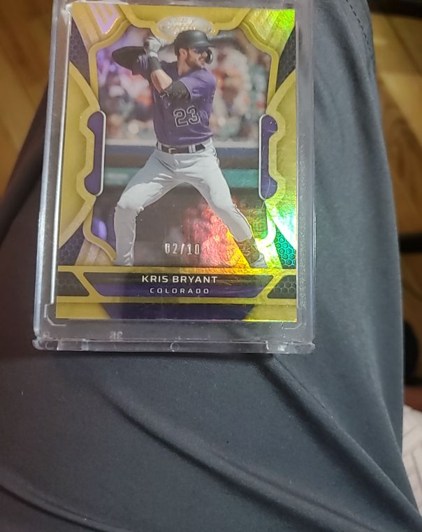2023 Panini Prizm Premier Level Gold #? Kris Bryant — front
